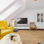The Golden Mezzanine In *