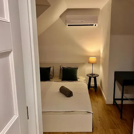 شقة The Golden Mezzanine In *