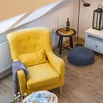 The Golden Mezzanine In Apartament *